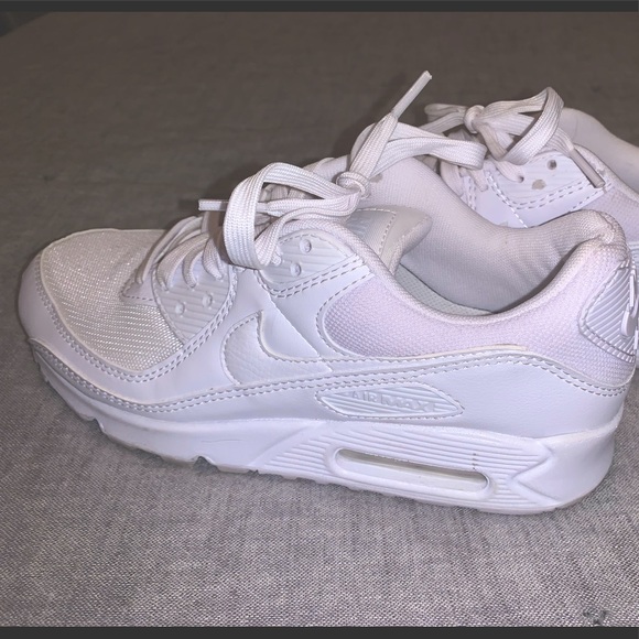 Nike Shoes - Nike Airs Size 7